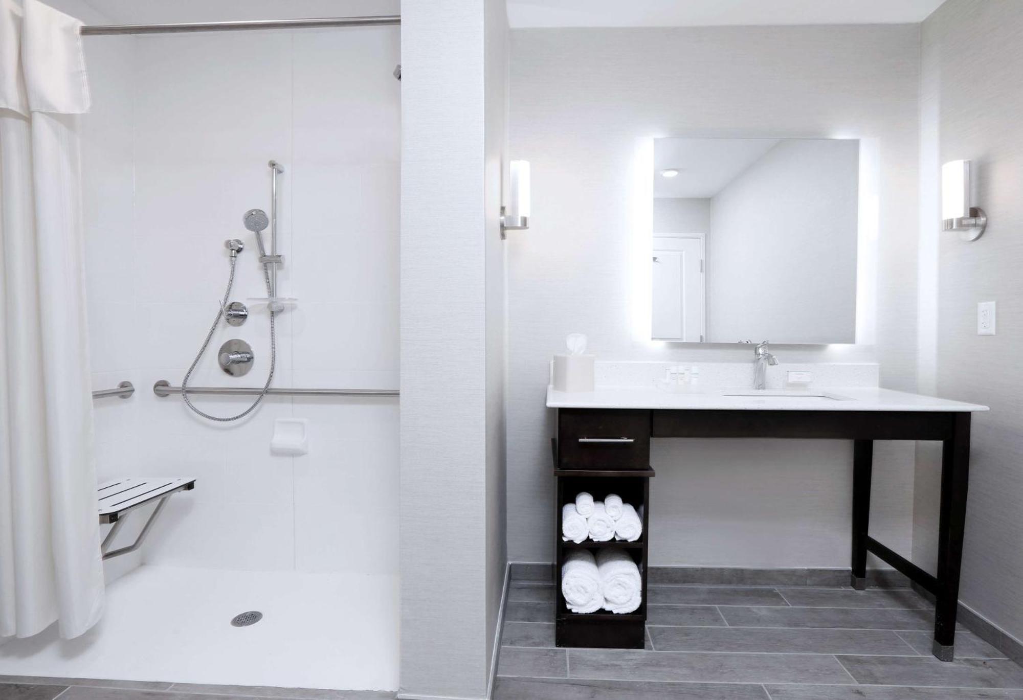 Hotel Homewood By Hilton West Fargo/sanford Medical Center